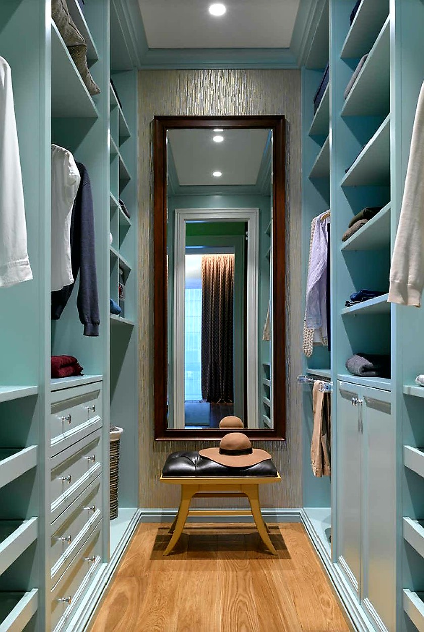 Параллельная гардеробная комната с большим зеркалом Сыктывкар