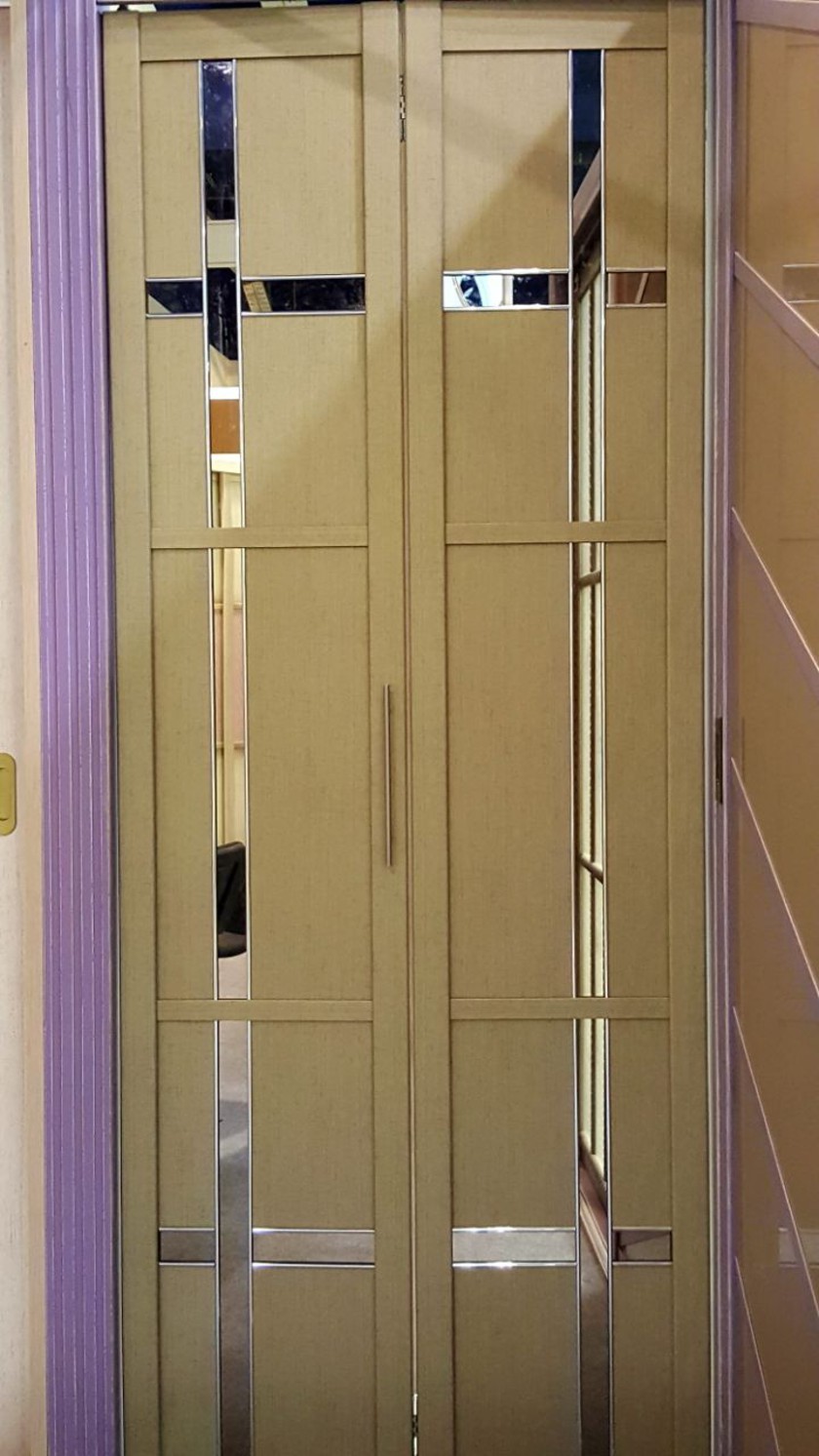 Двери гармошка шпонированные с зеркальным декором Сыктывкар
