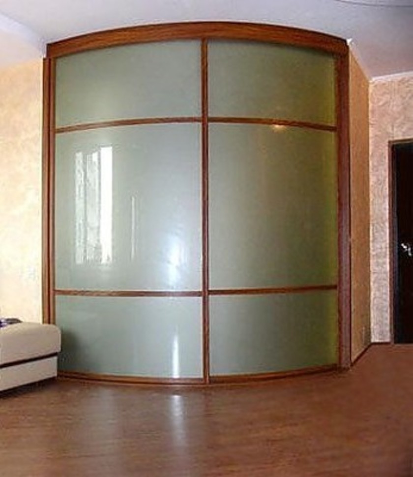Встроенный шкаф купе радиусный в классическом стиле Сыктывкар
